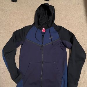Nike mens tech fleece size small